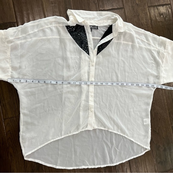 Almost Famous Sheer Medium Button Up Short Sleeve Top - Picture 11 of 15